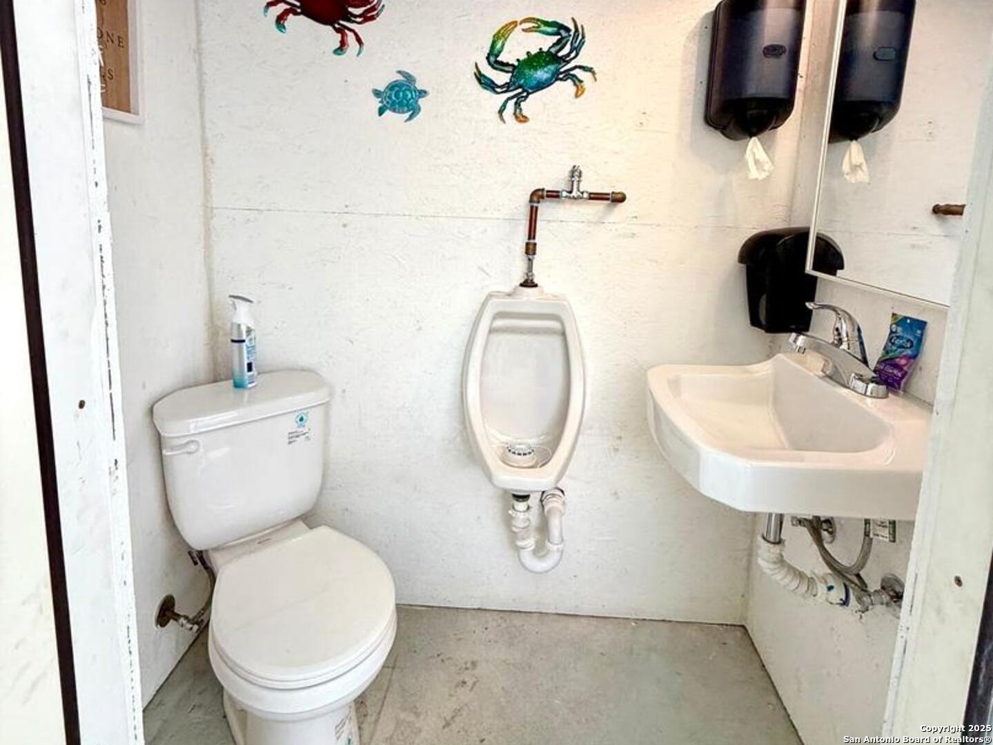 main property photo 28