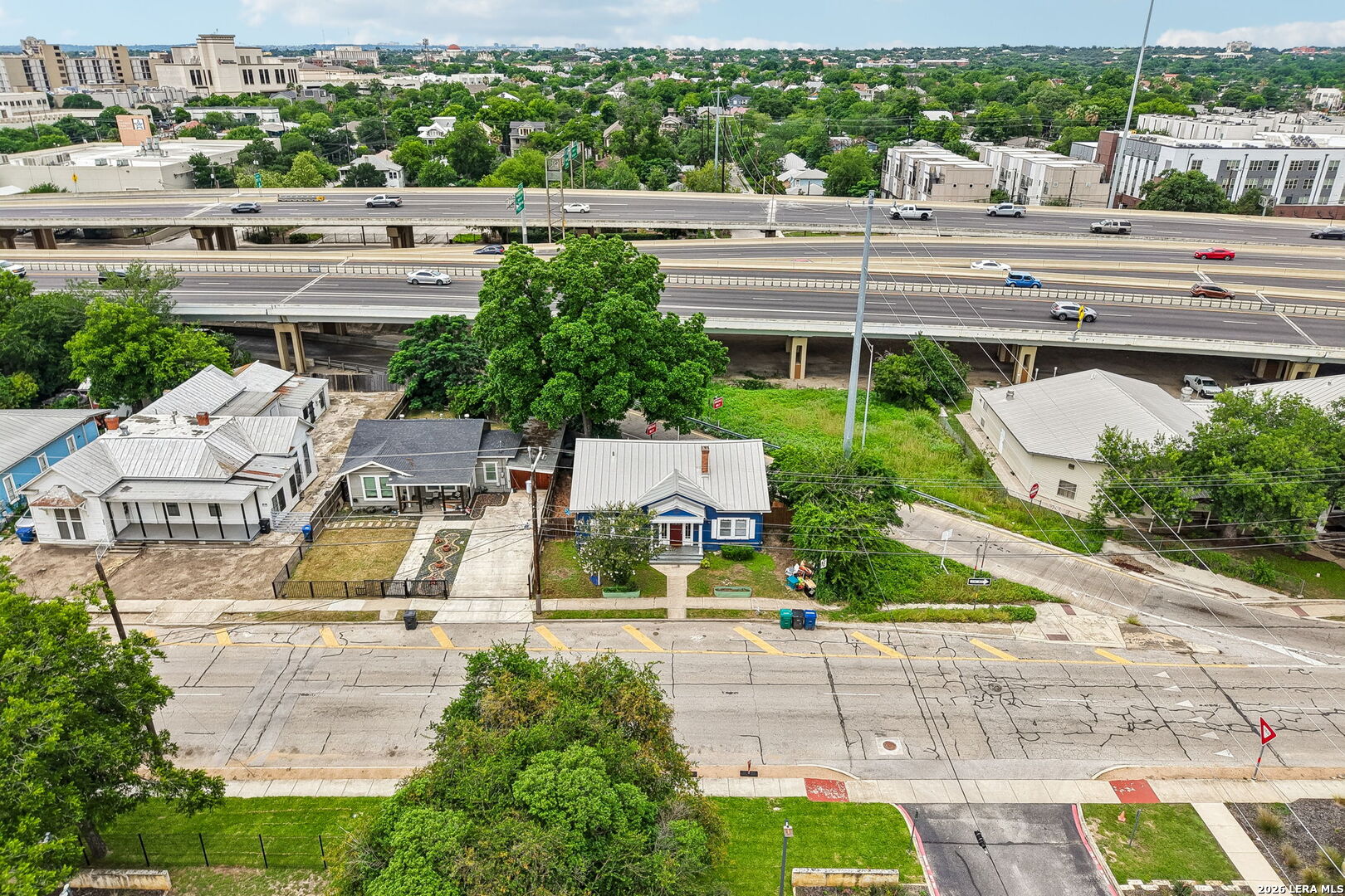 main property photo 32