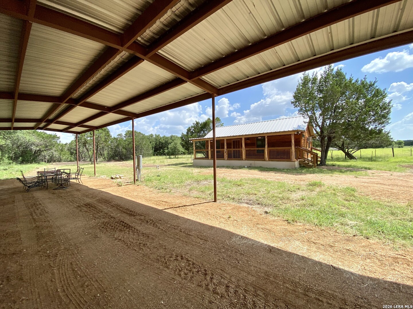 main property photo 16