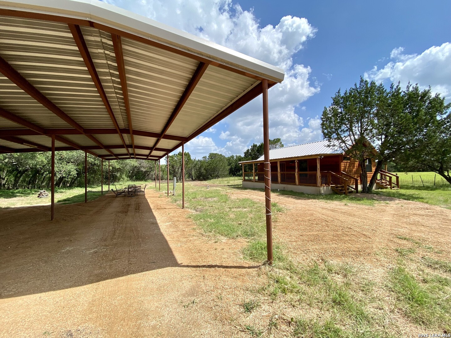 main property photo 17