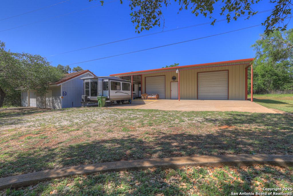 main property photo 40