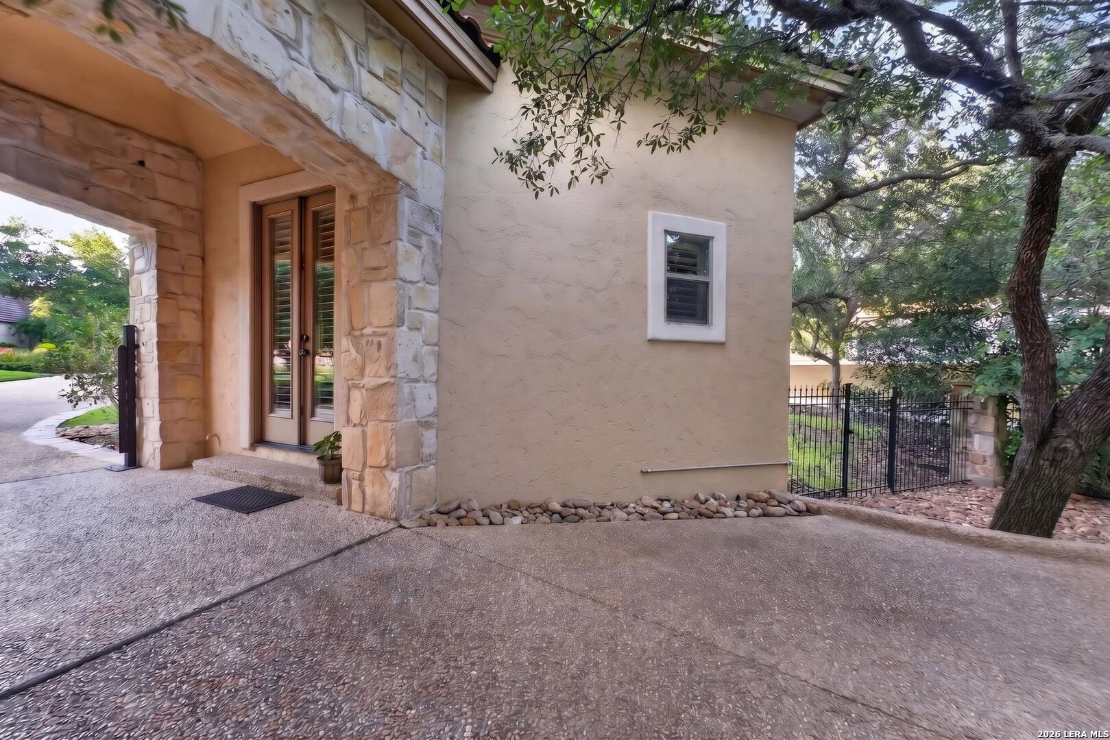 main property photo 88