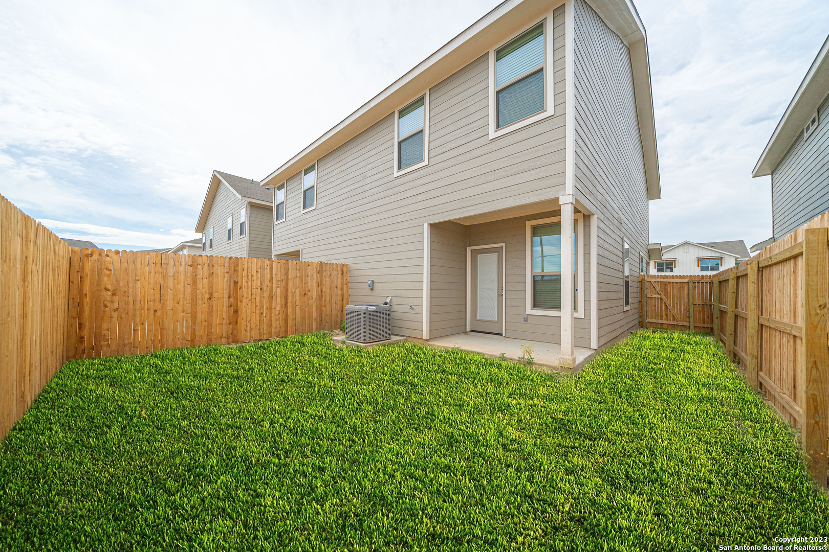main property photo 19