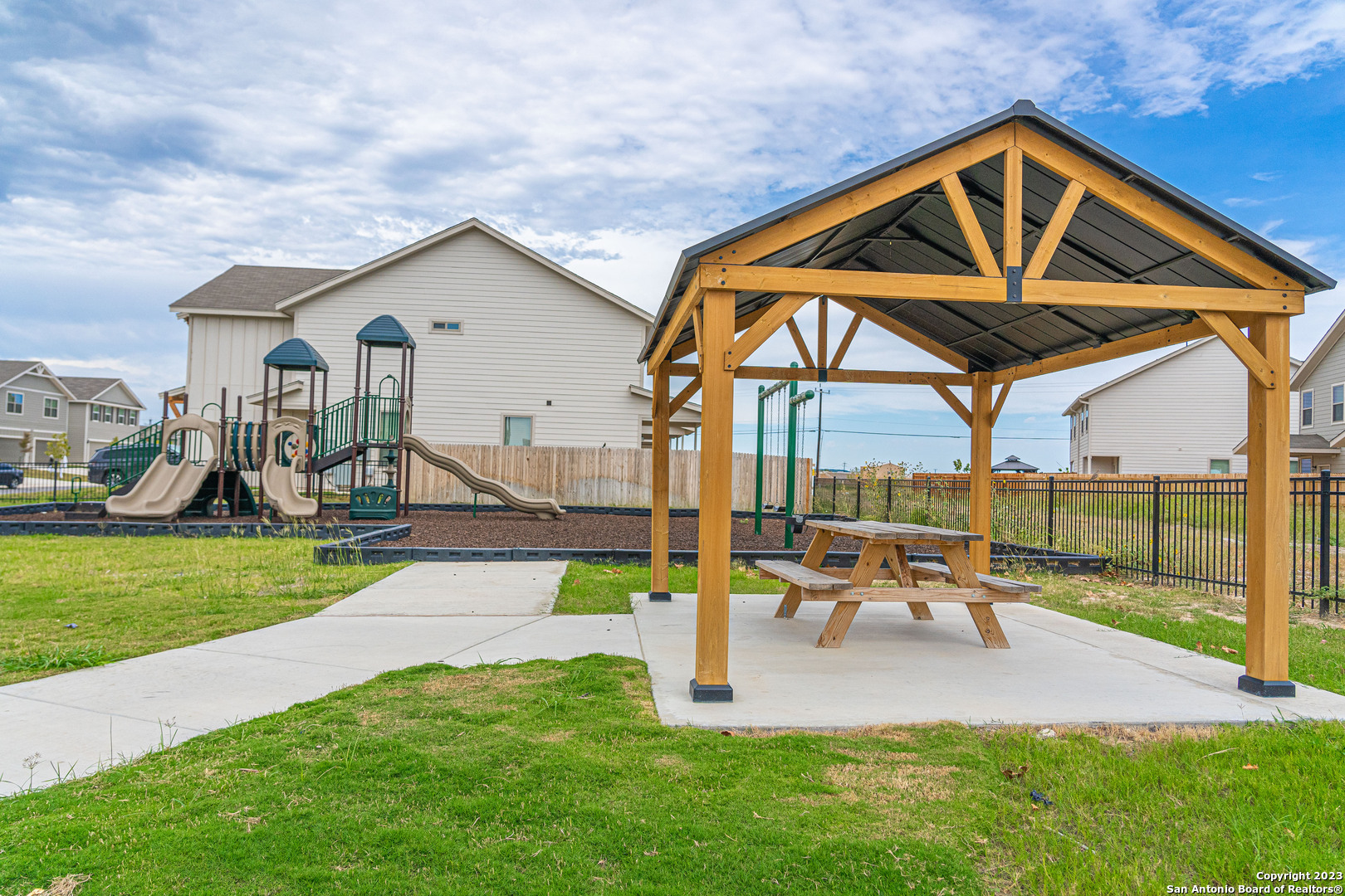 main property photo 21