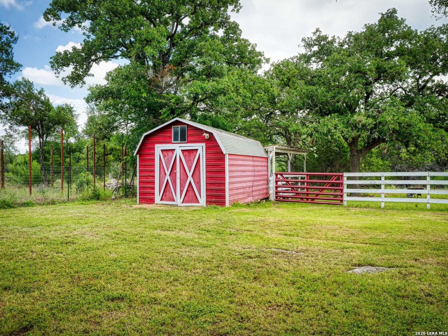main property photo 41