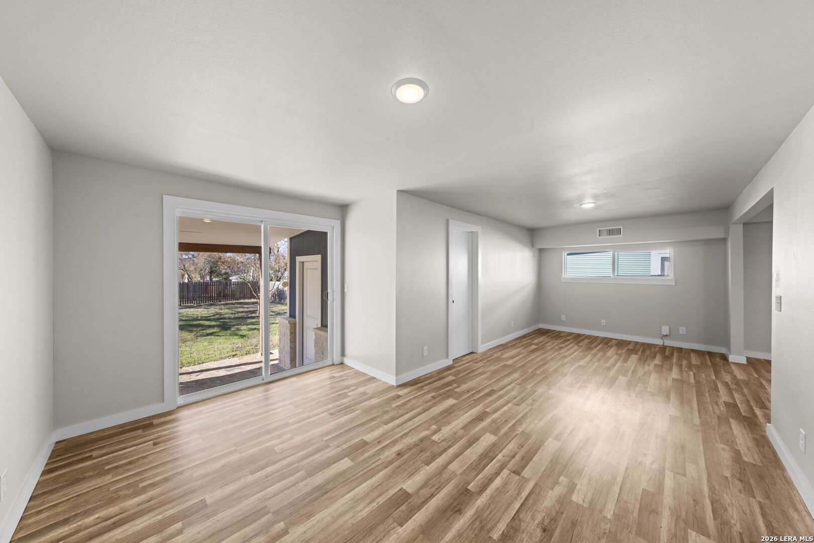 property viewer photo 10