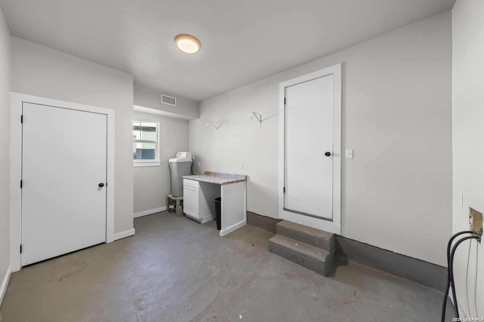 property viewer photo 17