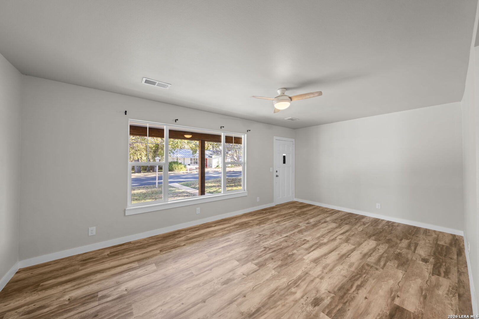 property viewer photo 5