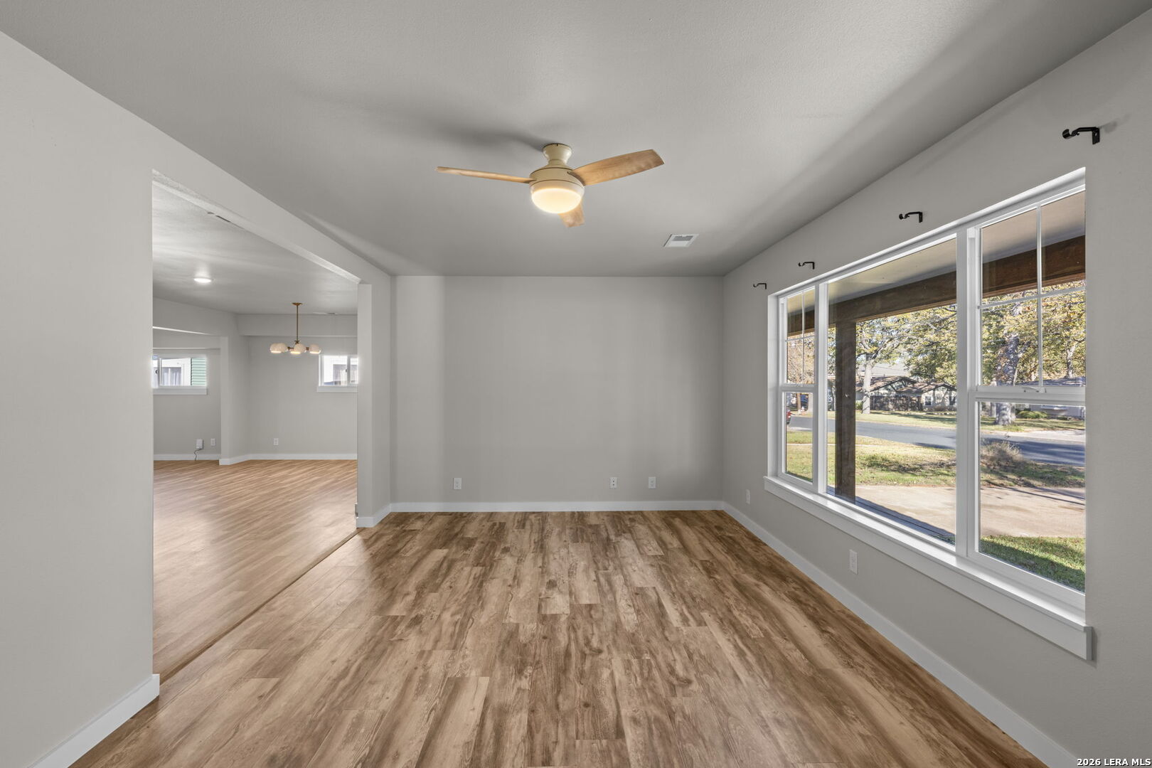 property viewer photo 6