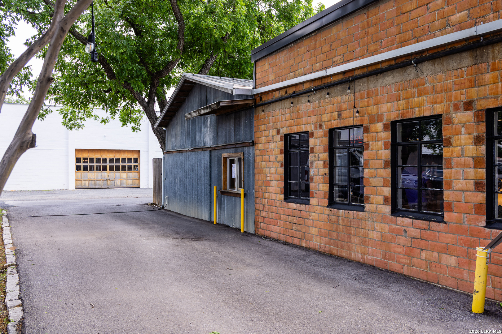 main property photo 31
