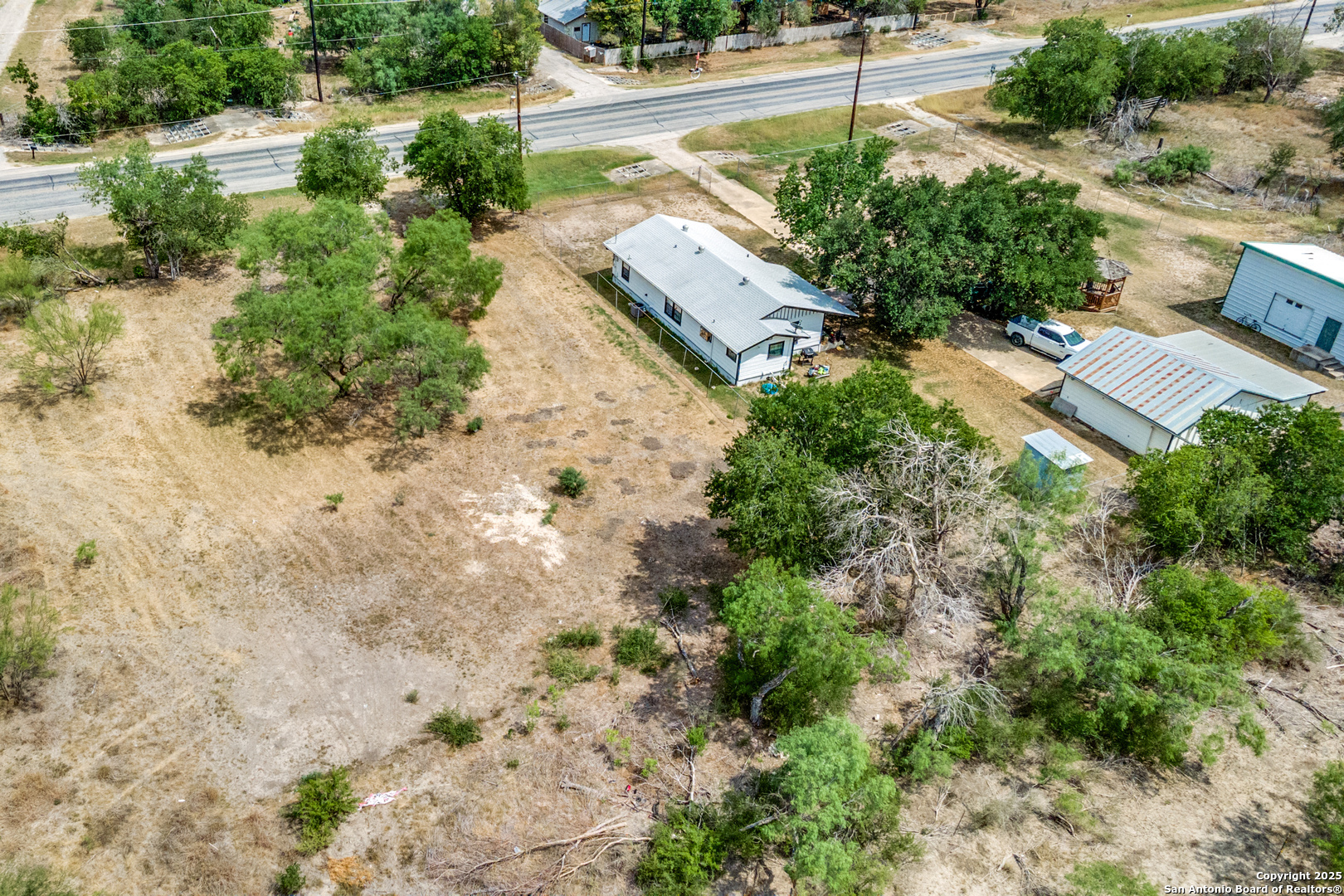 main property photo 9