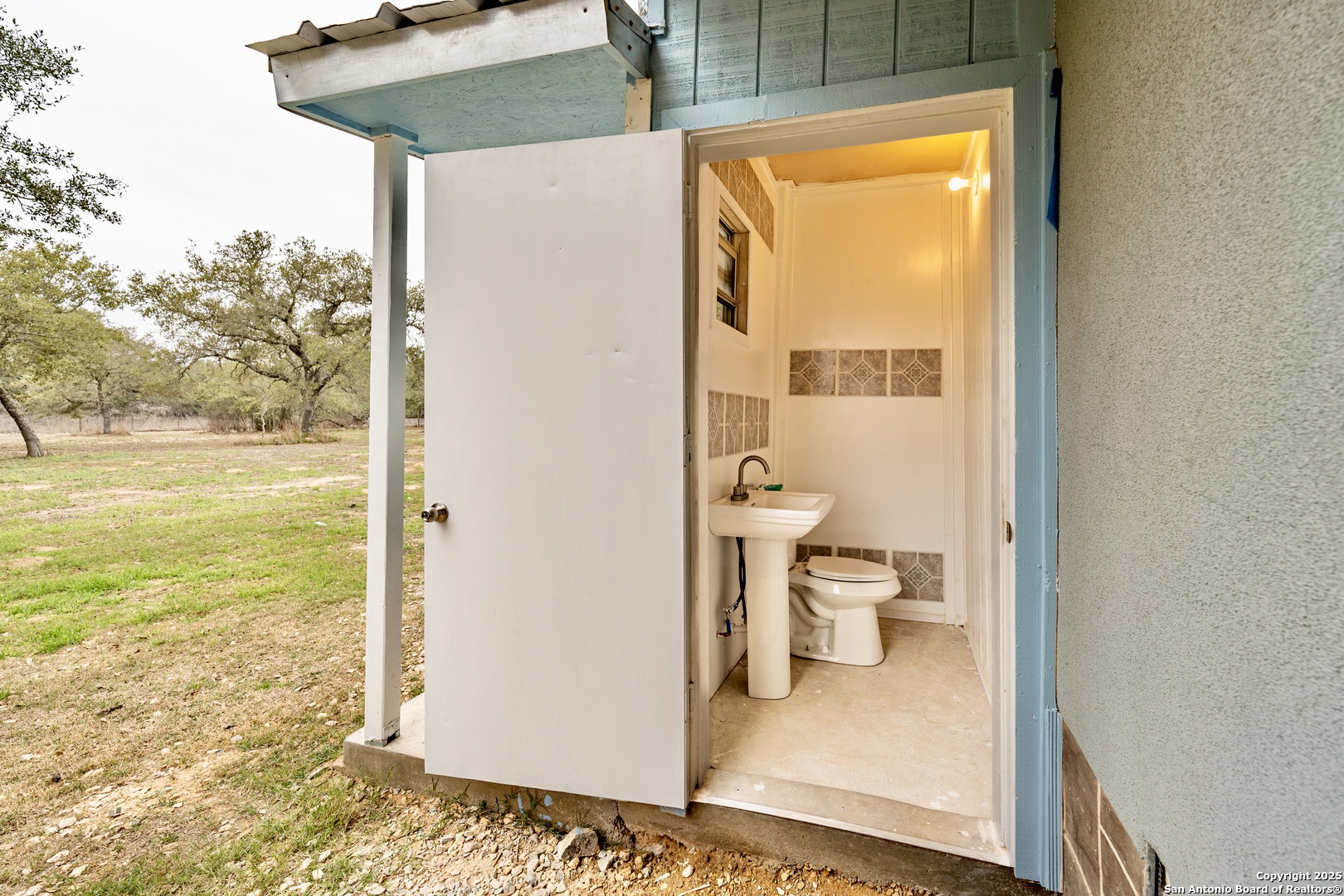 main property photo 22