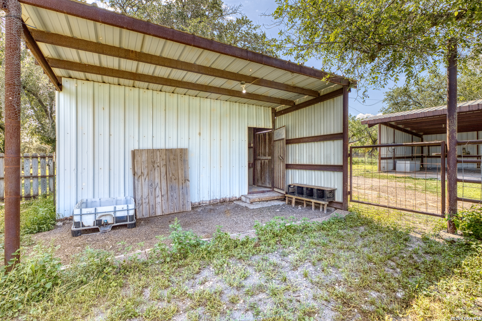 main property photo 25