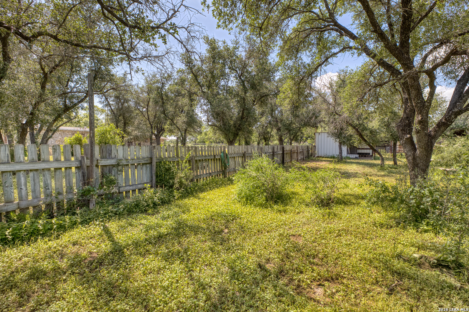 main property photo 28