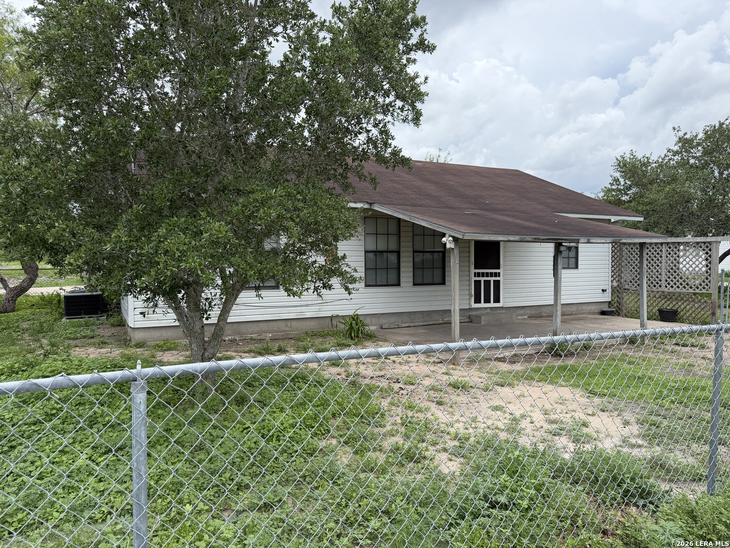 main property photo 11