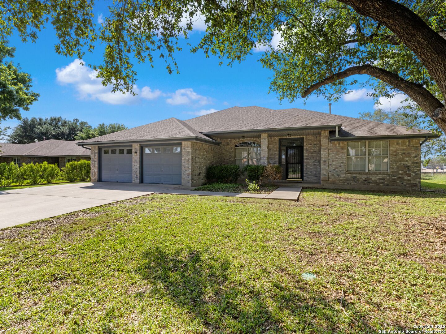 main property photo 3