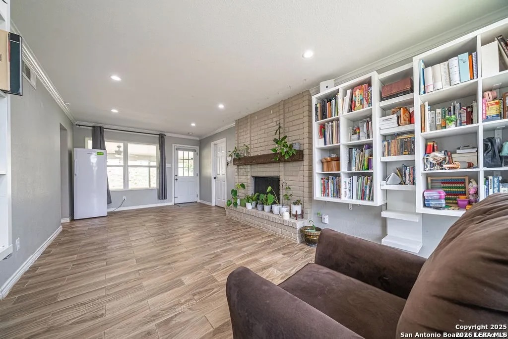 main property photo 7