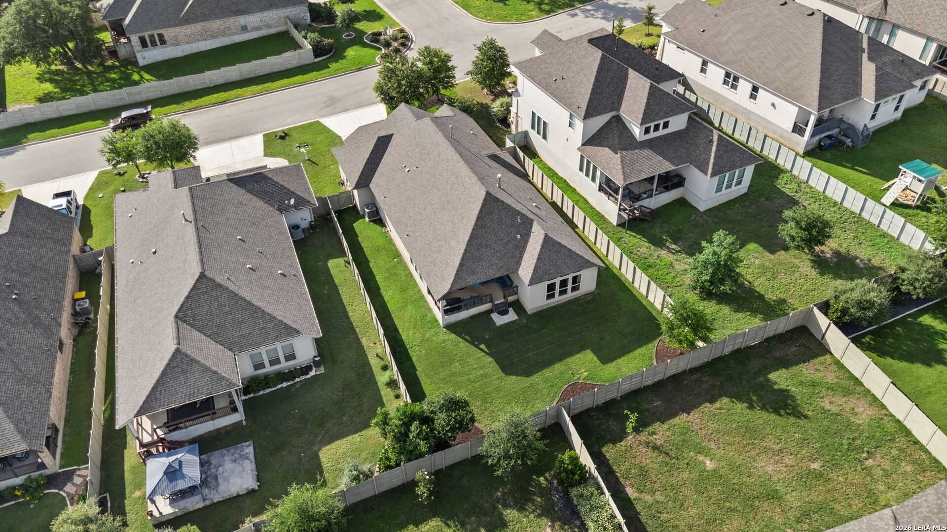 main property photo 41