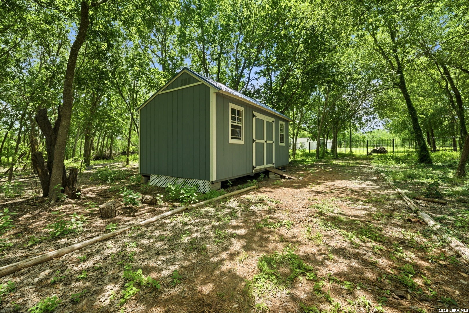 main property photo 32