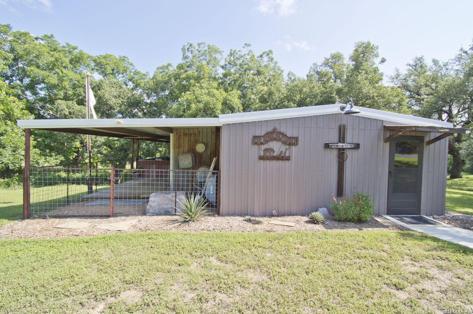 main property photo 22