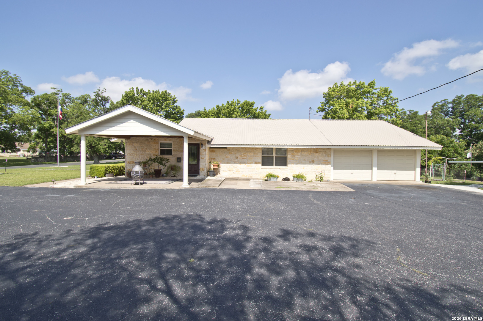 main property photo 36