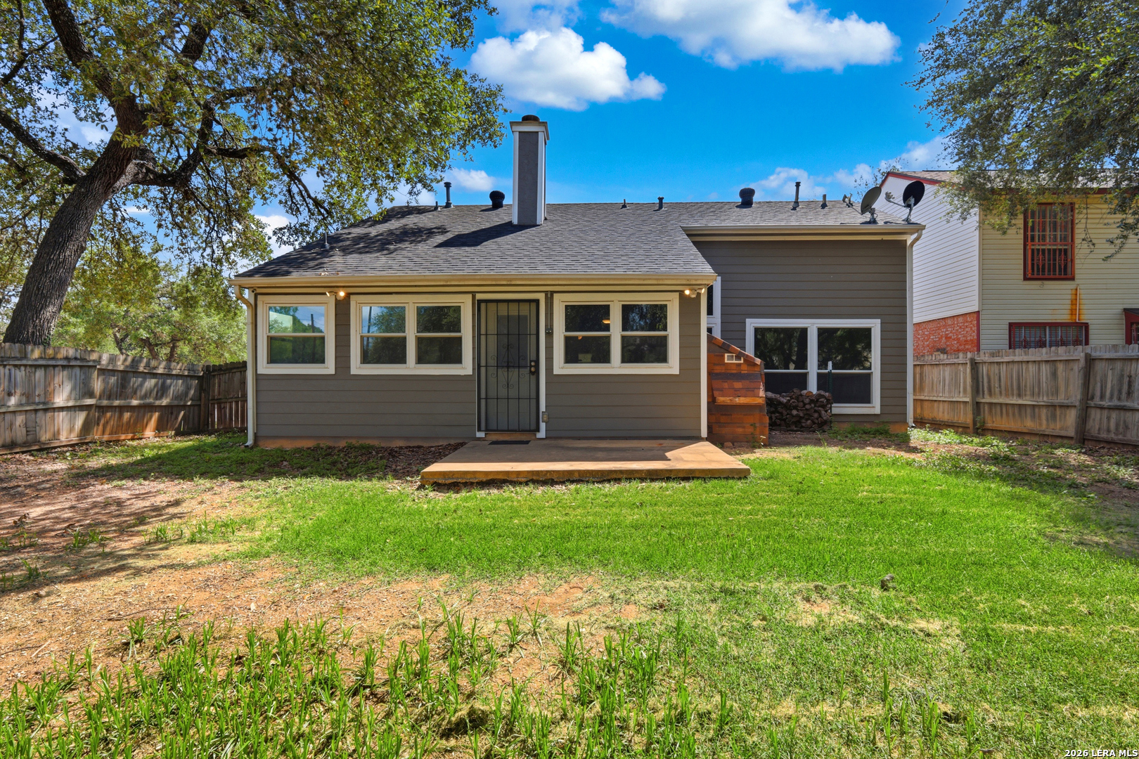 main property photo 23