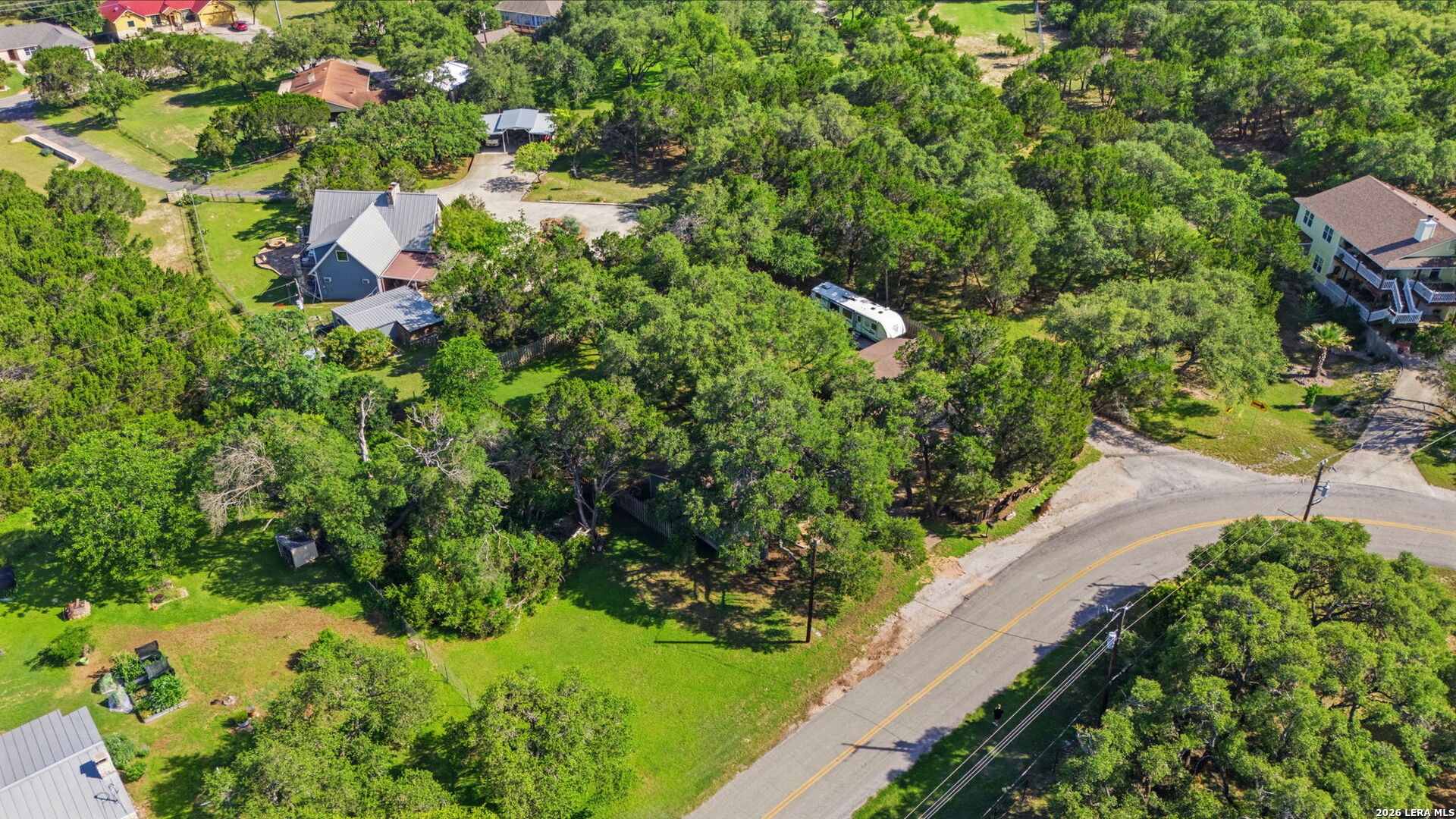 main property photo 40
