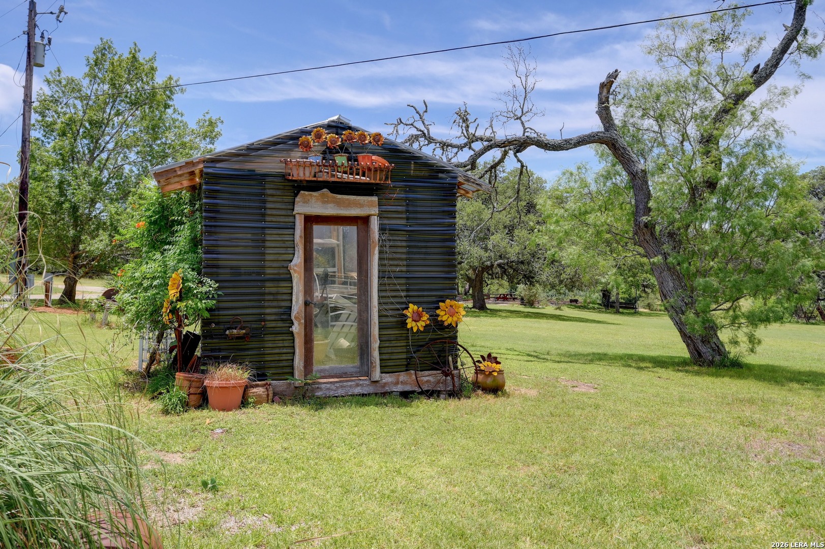 main property photo 31