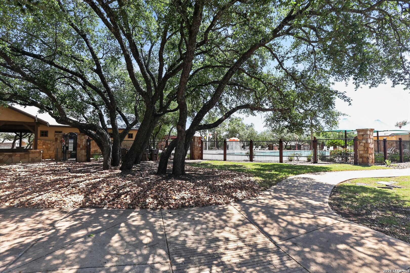 main property photo 50