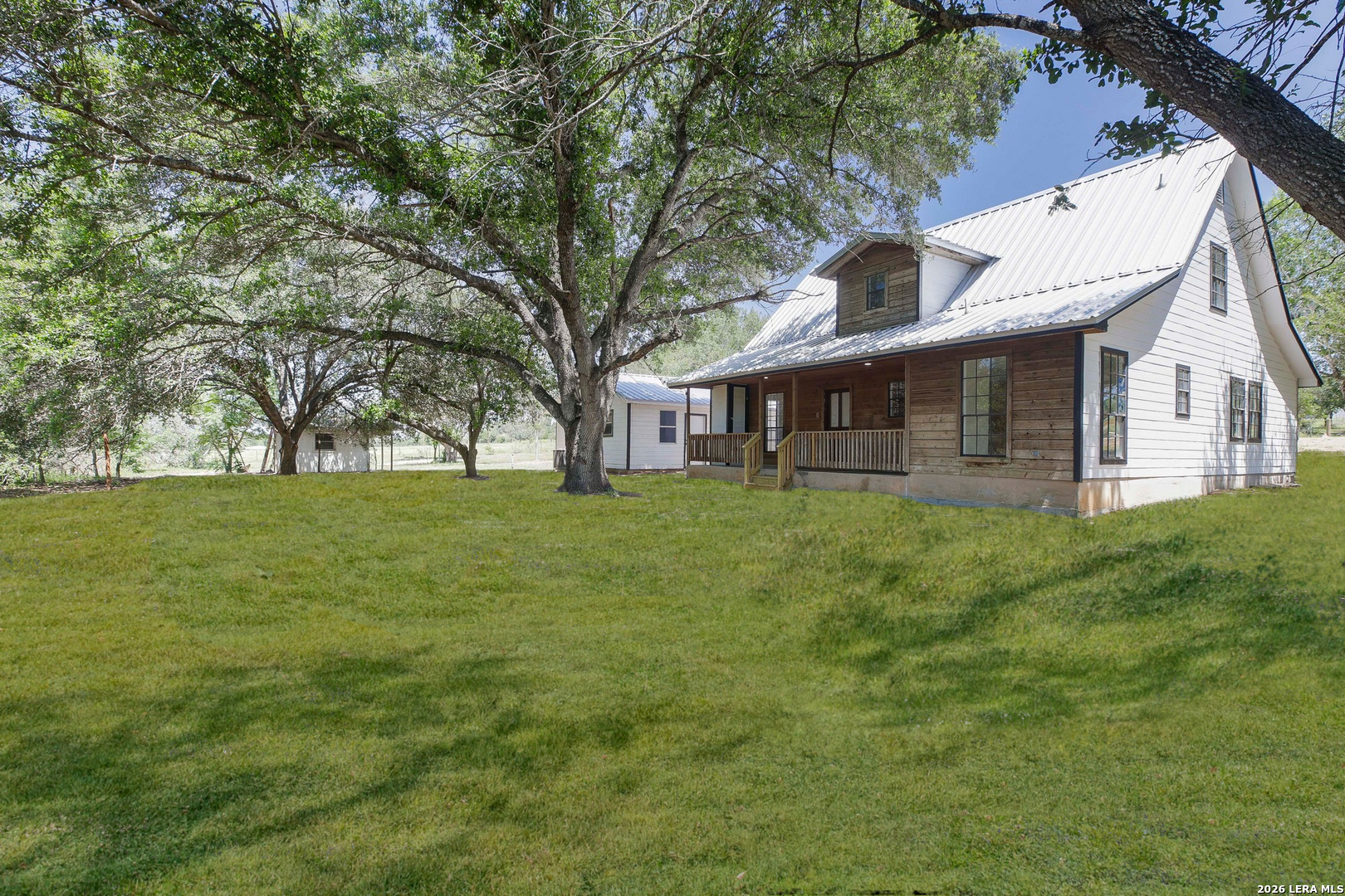 main property photo 22