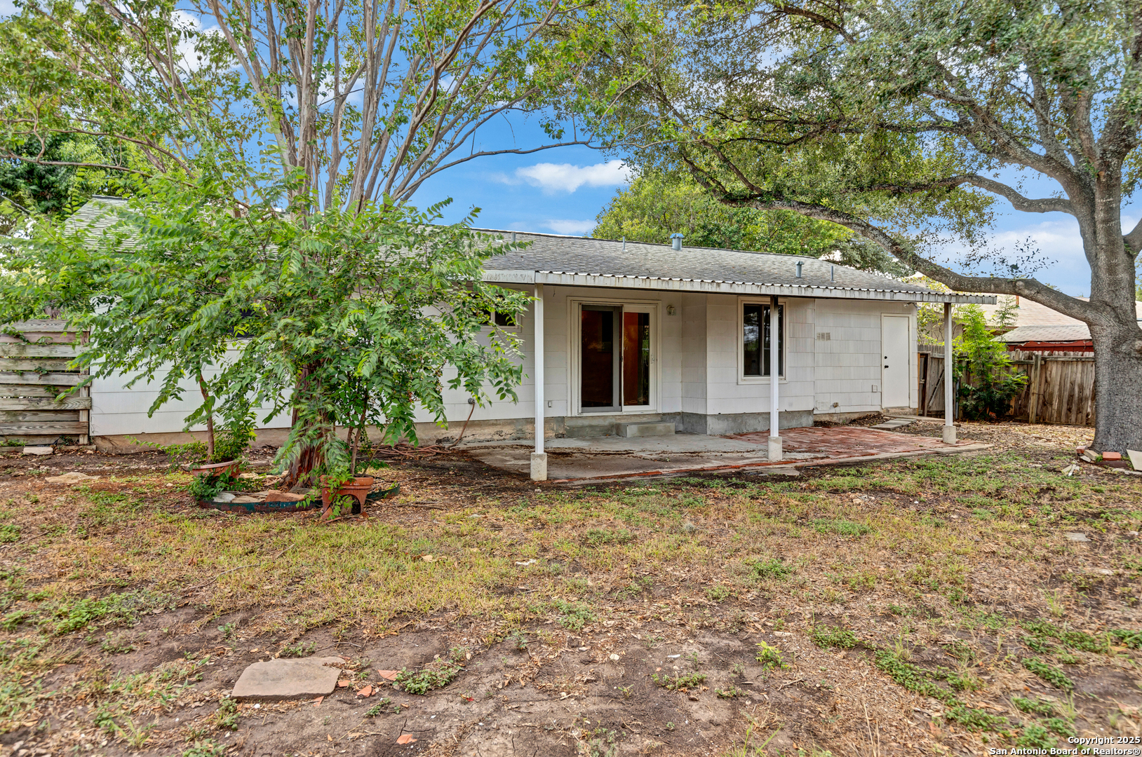 main property photo 23