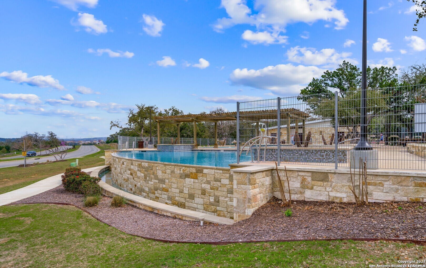 main property photo 38