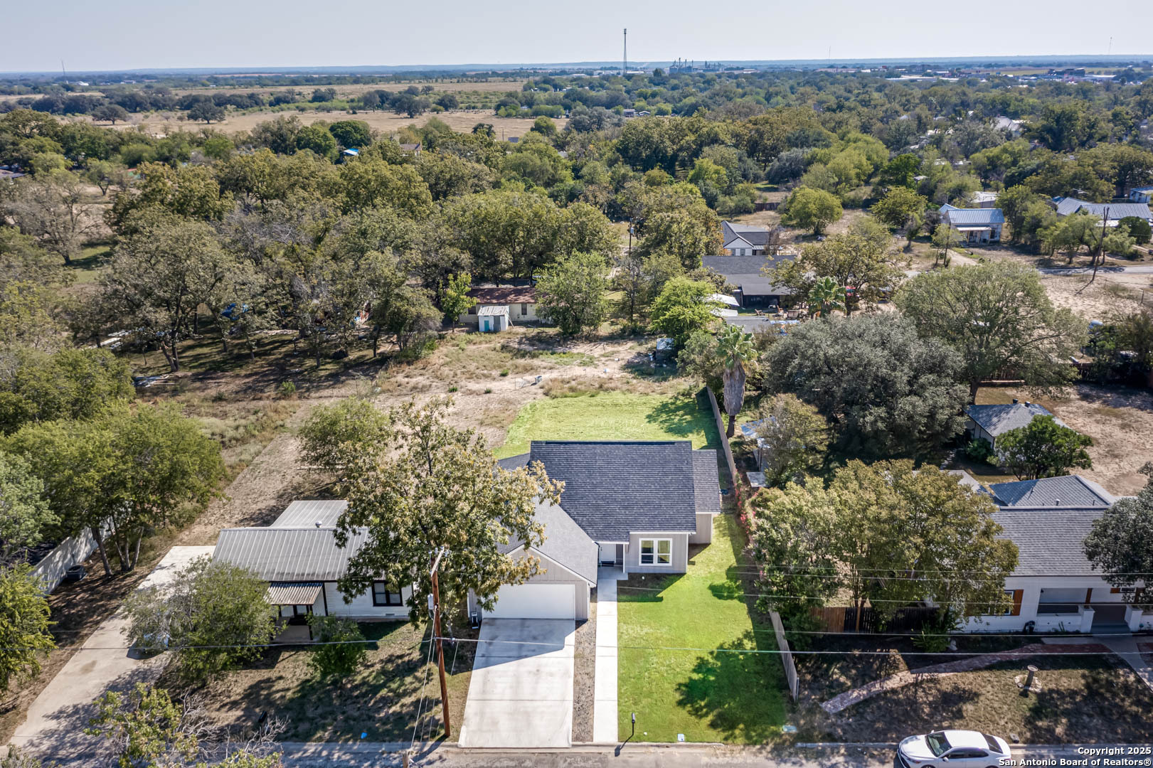 main property photo 40