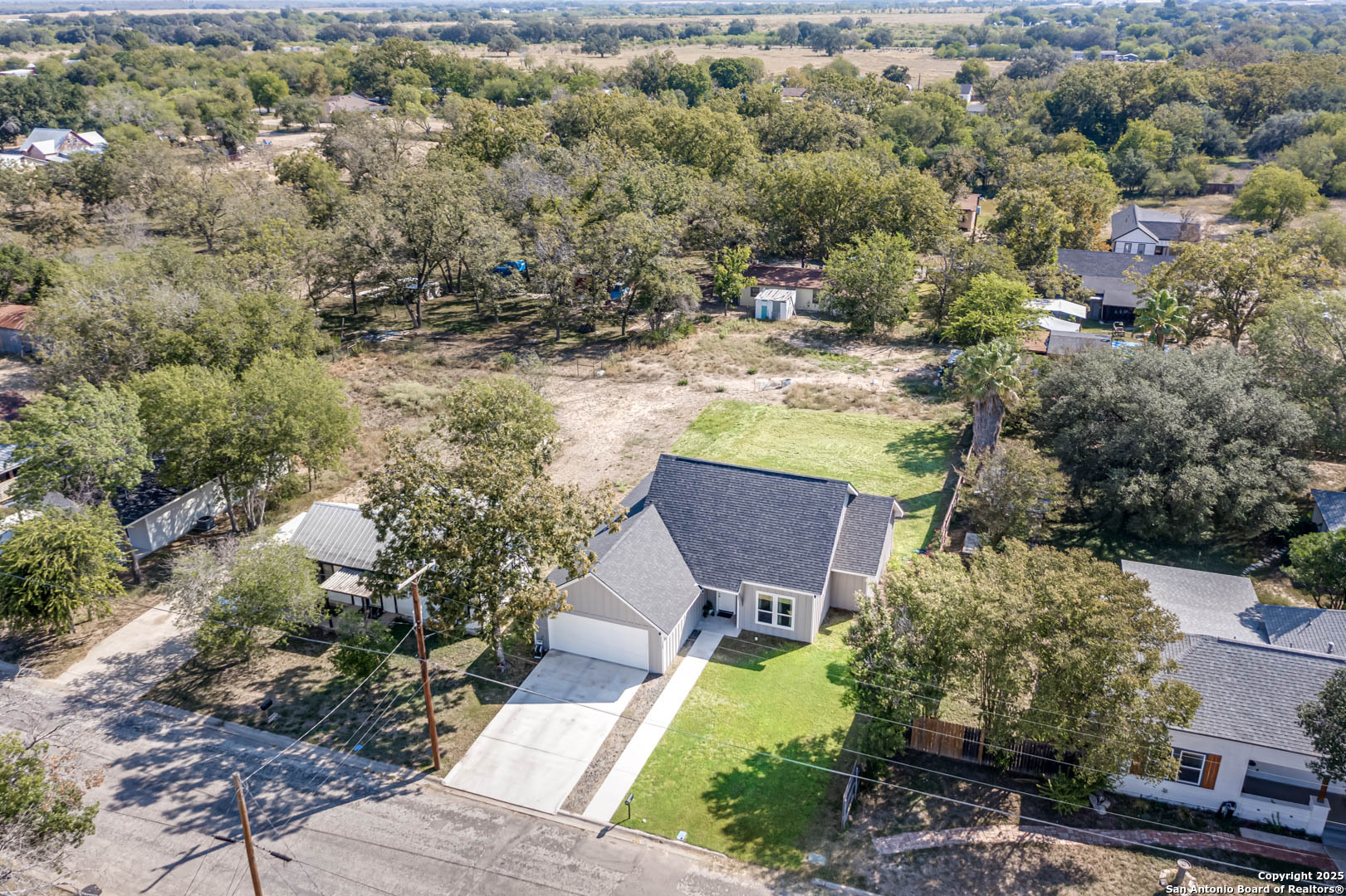 main property photo 41