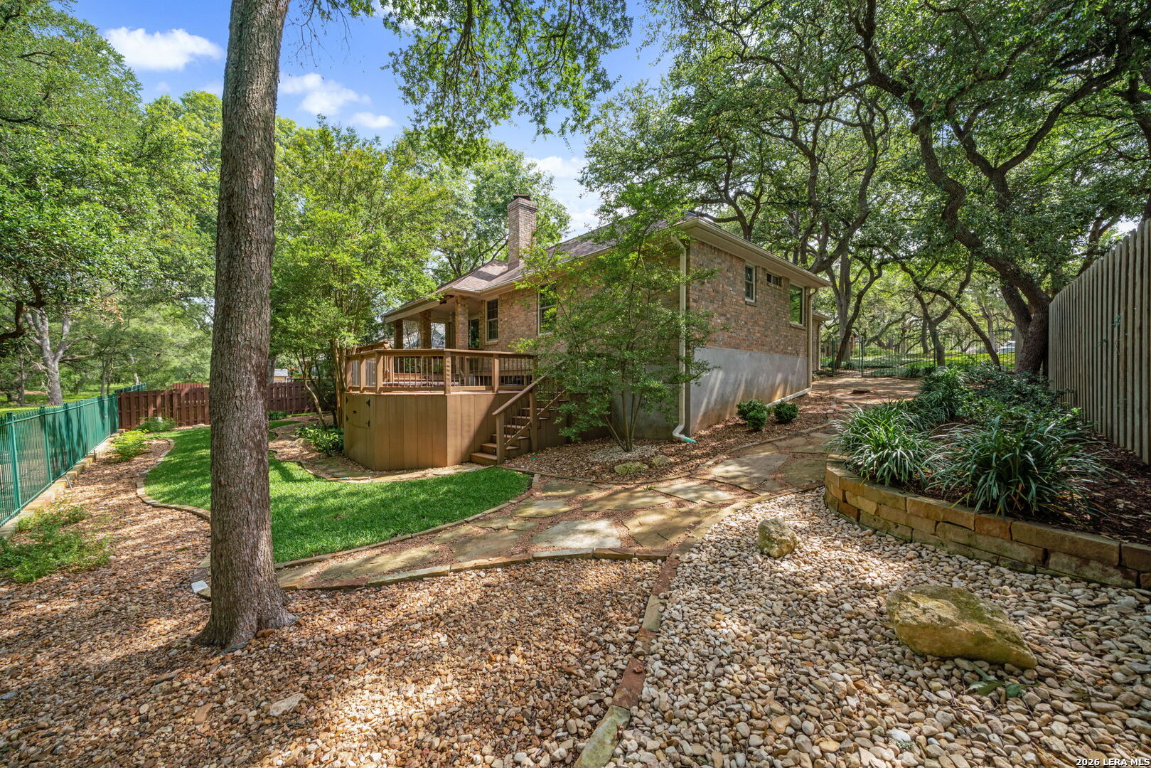 main property photo 30