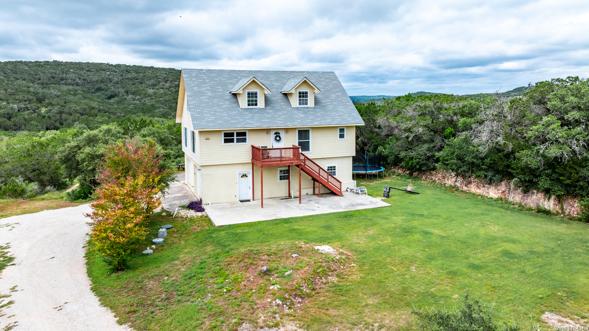 main property photo 41