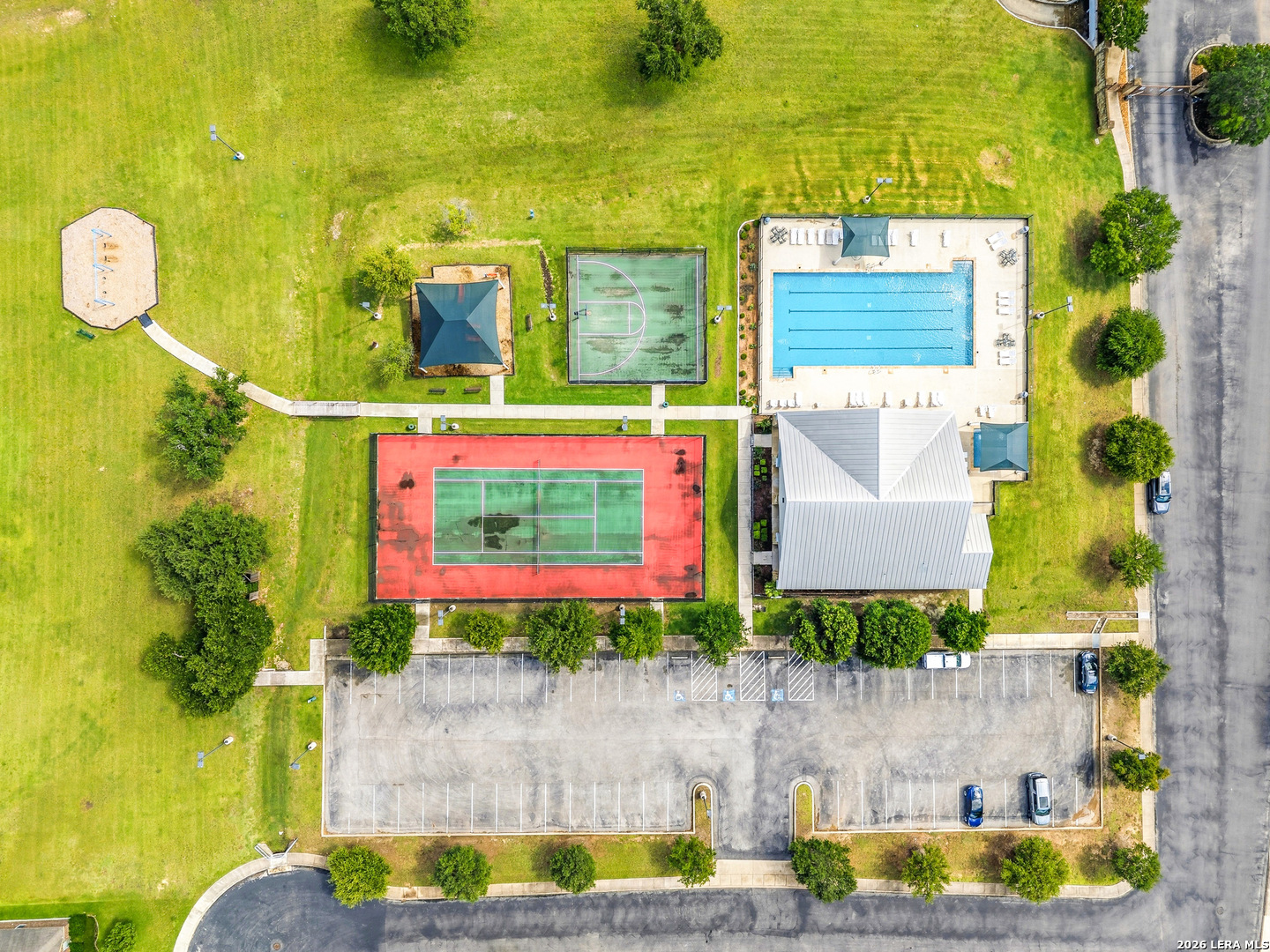 main property photo 34