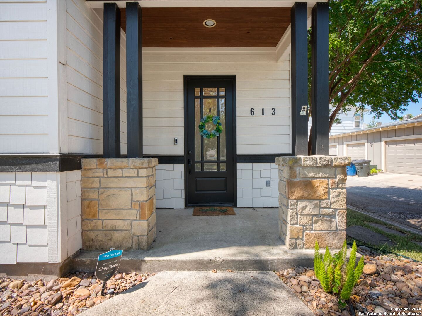 main property photo 22