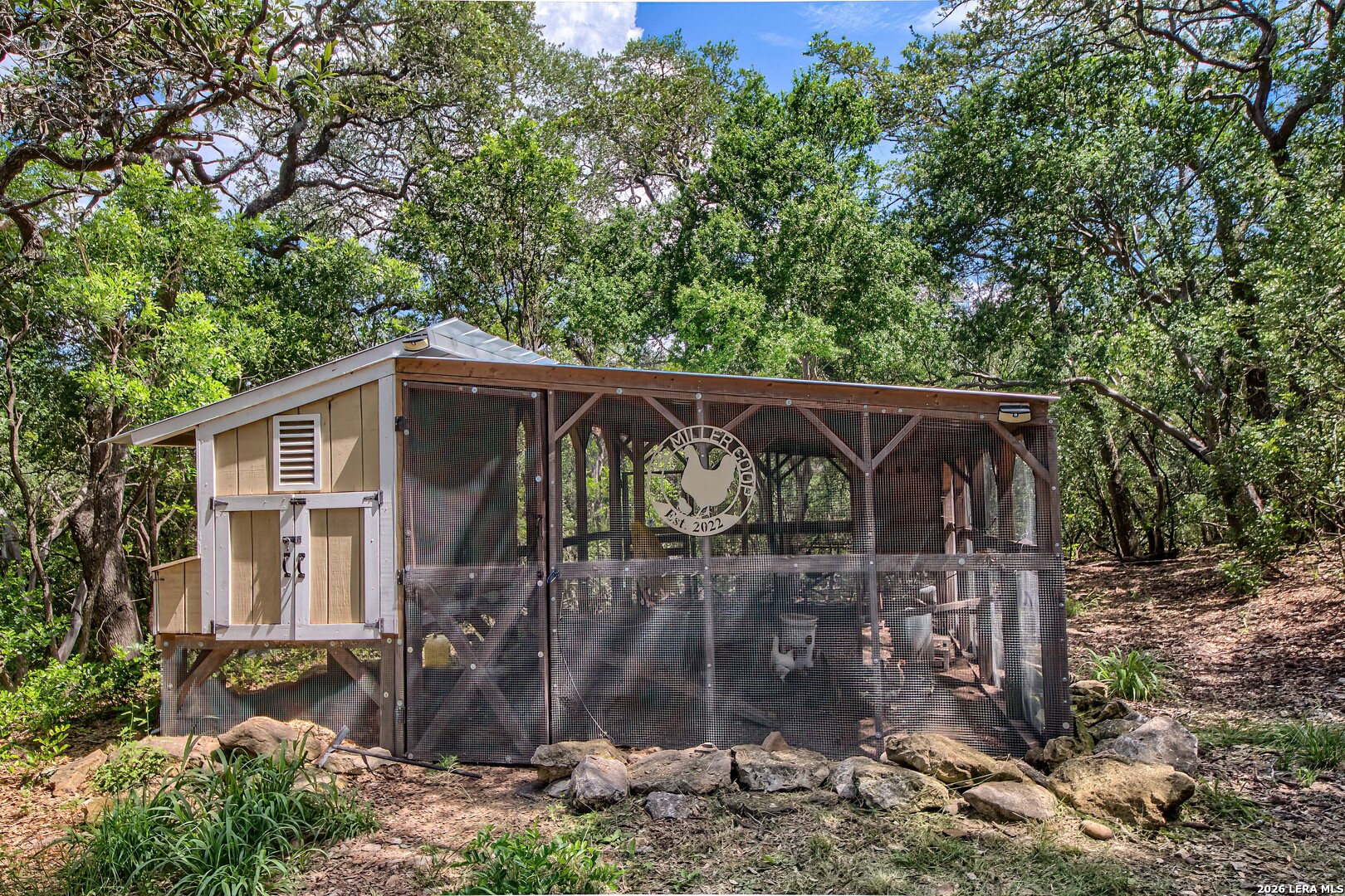 main property photo 74
