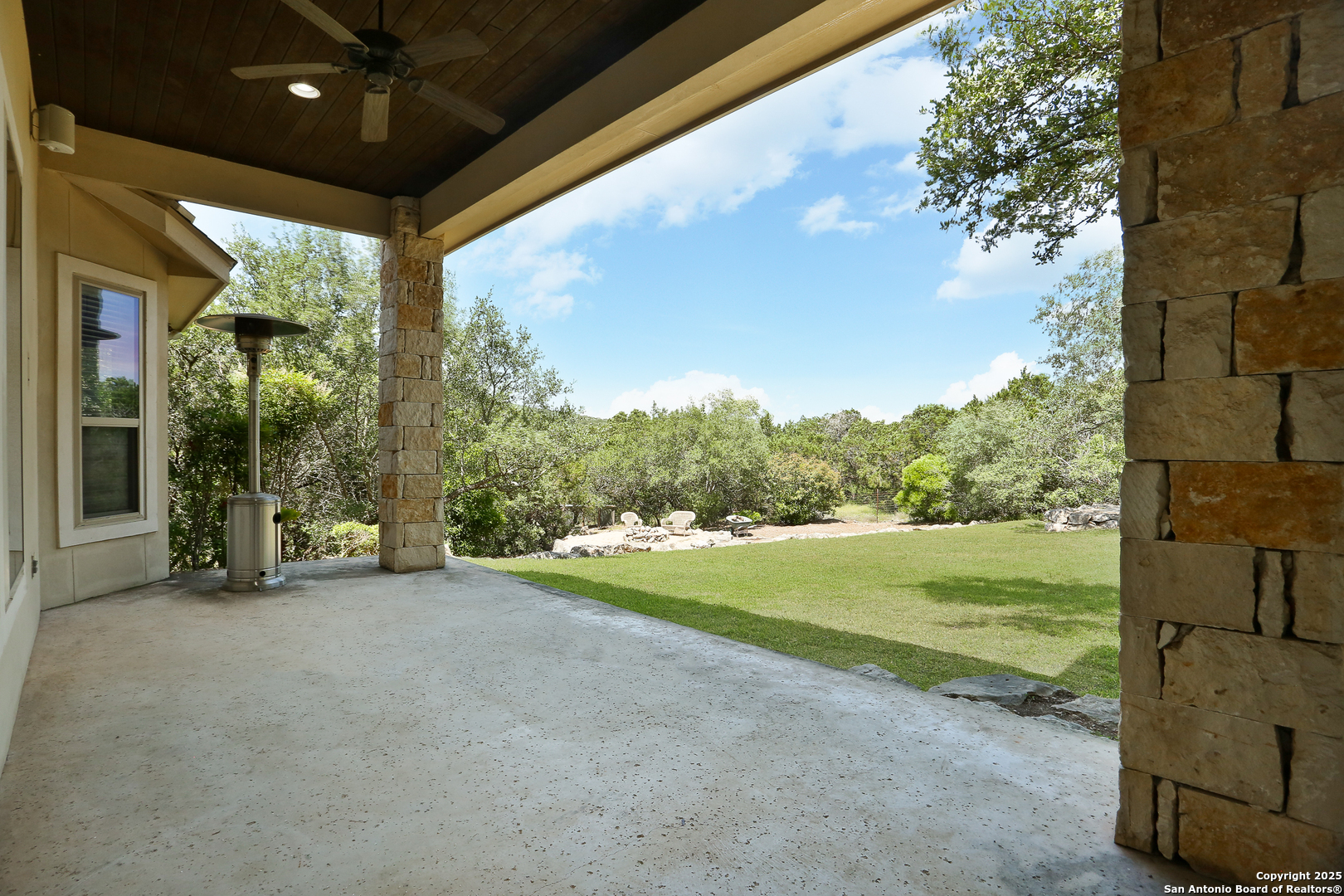 main property photo 28