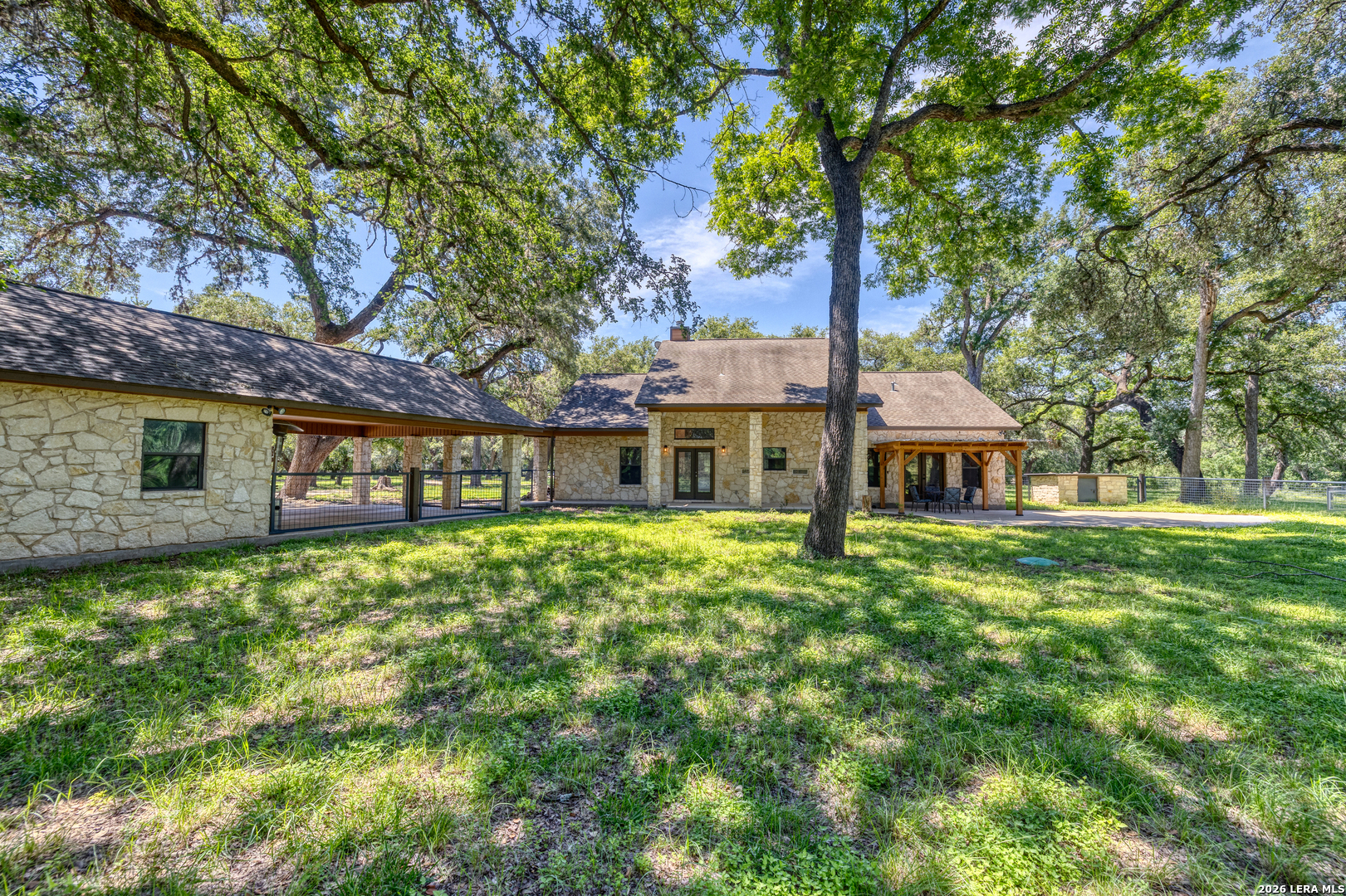 main property photo 11