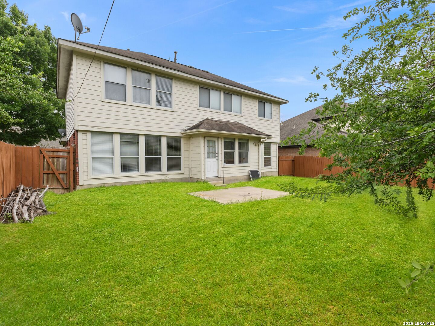 main property photo 32