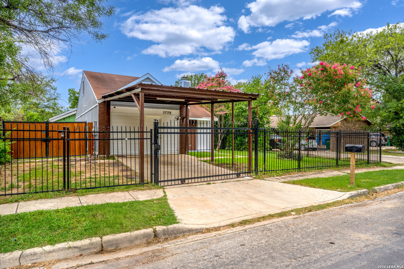 main property photo 2