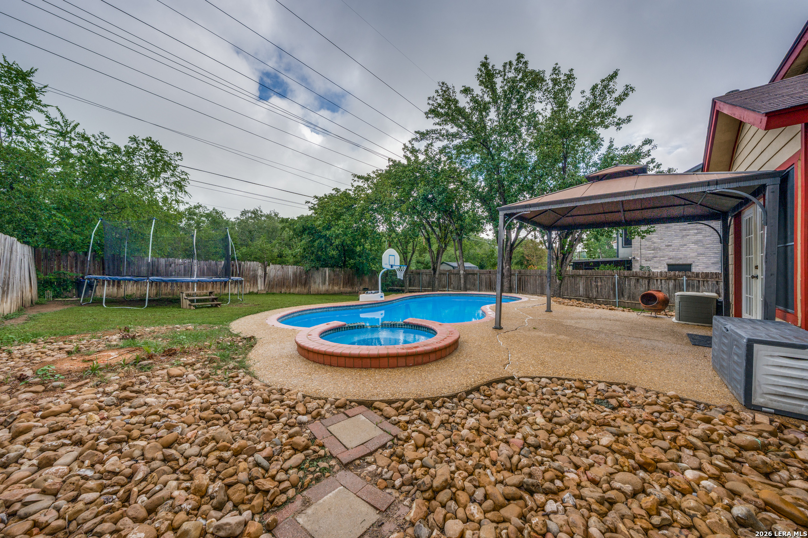 main property photo 23