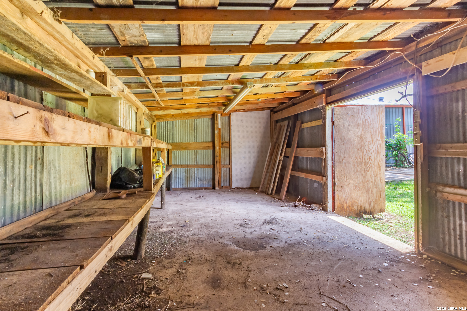 main property photo 27