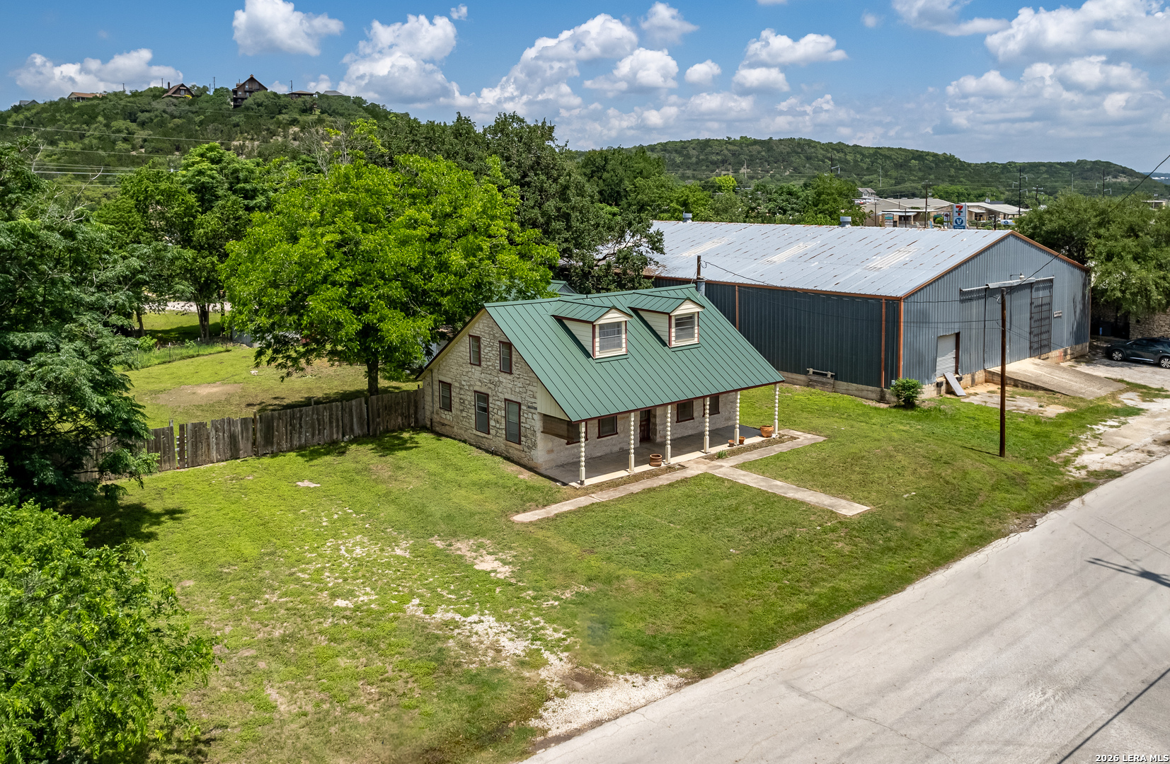 main property photo 4