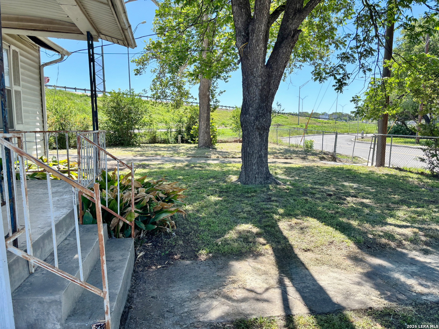 main property photo 8