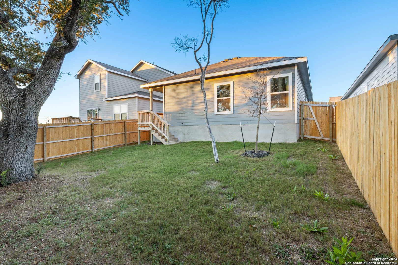 main property photo 22