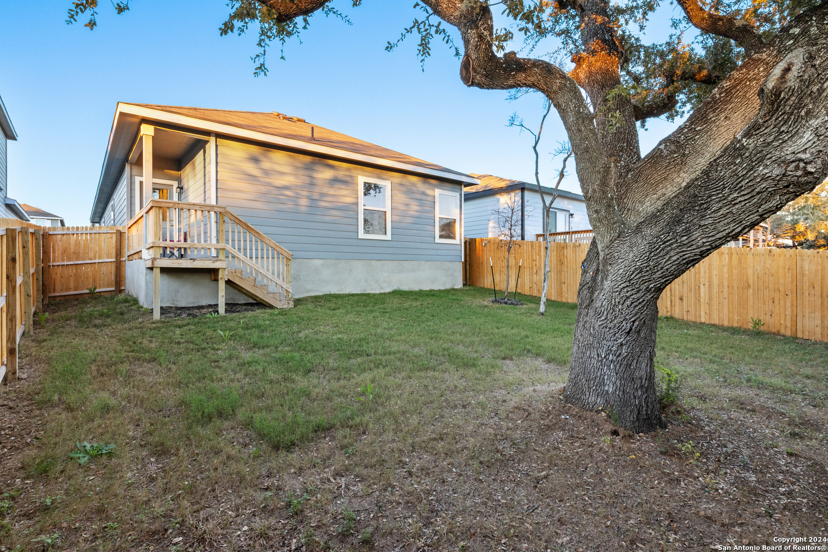 main property photo 23
