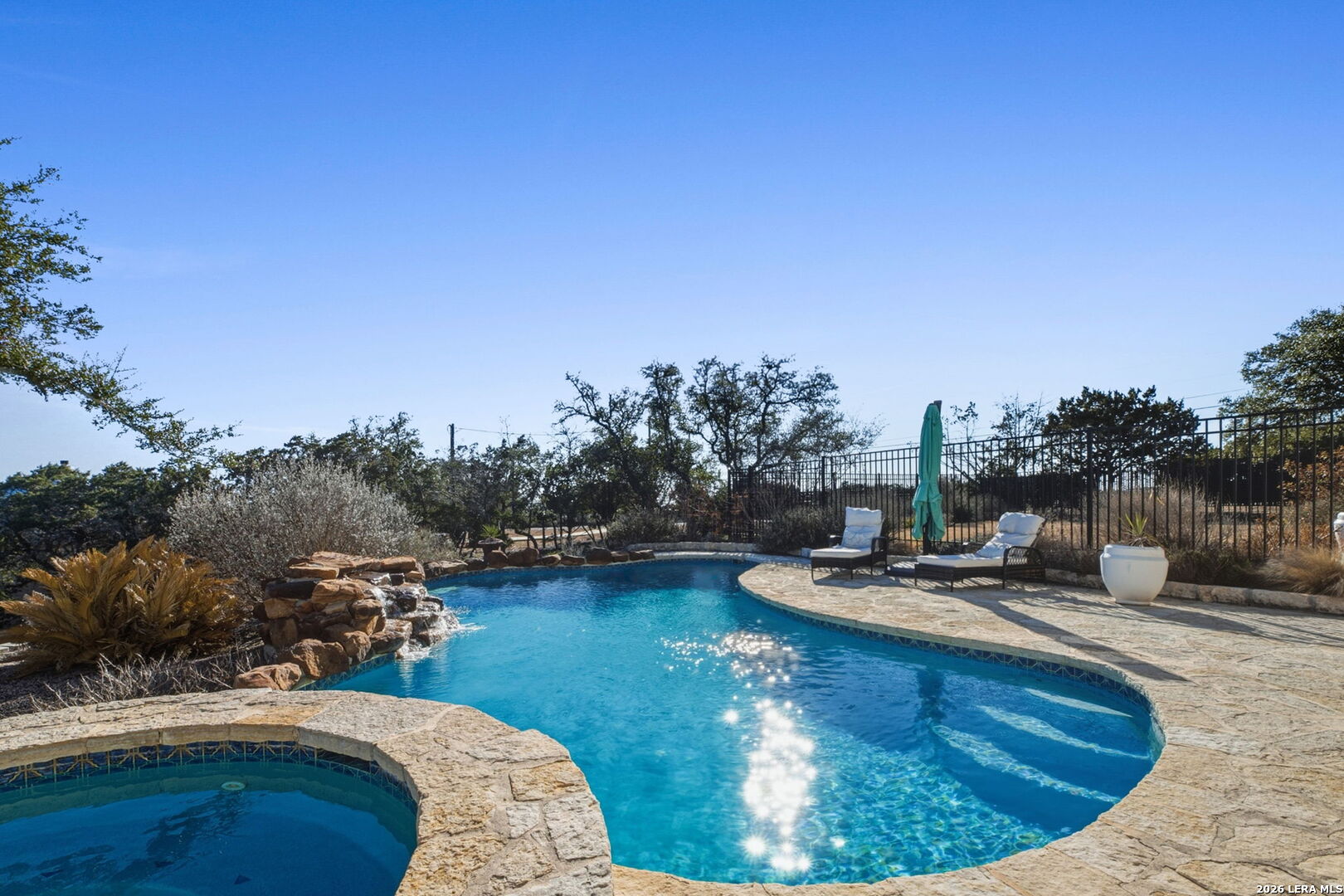 main property photo 41
